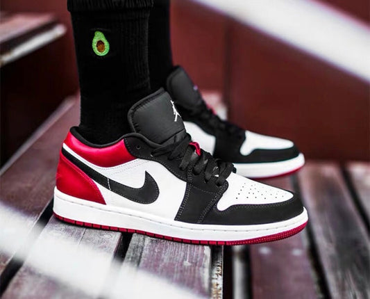 EI -AJ1 black toe