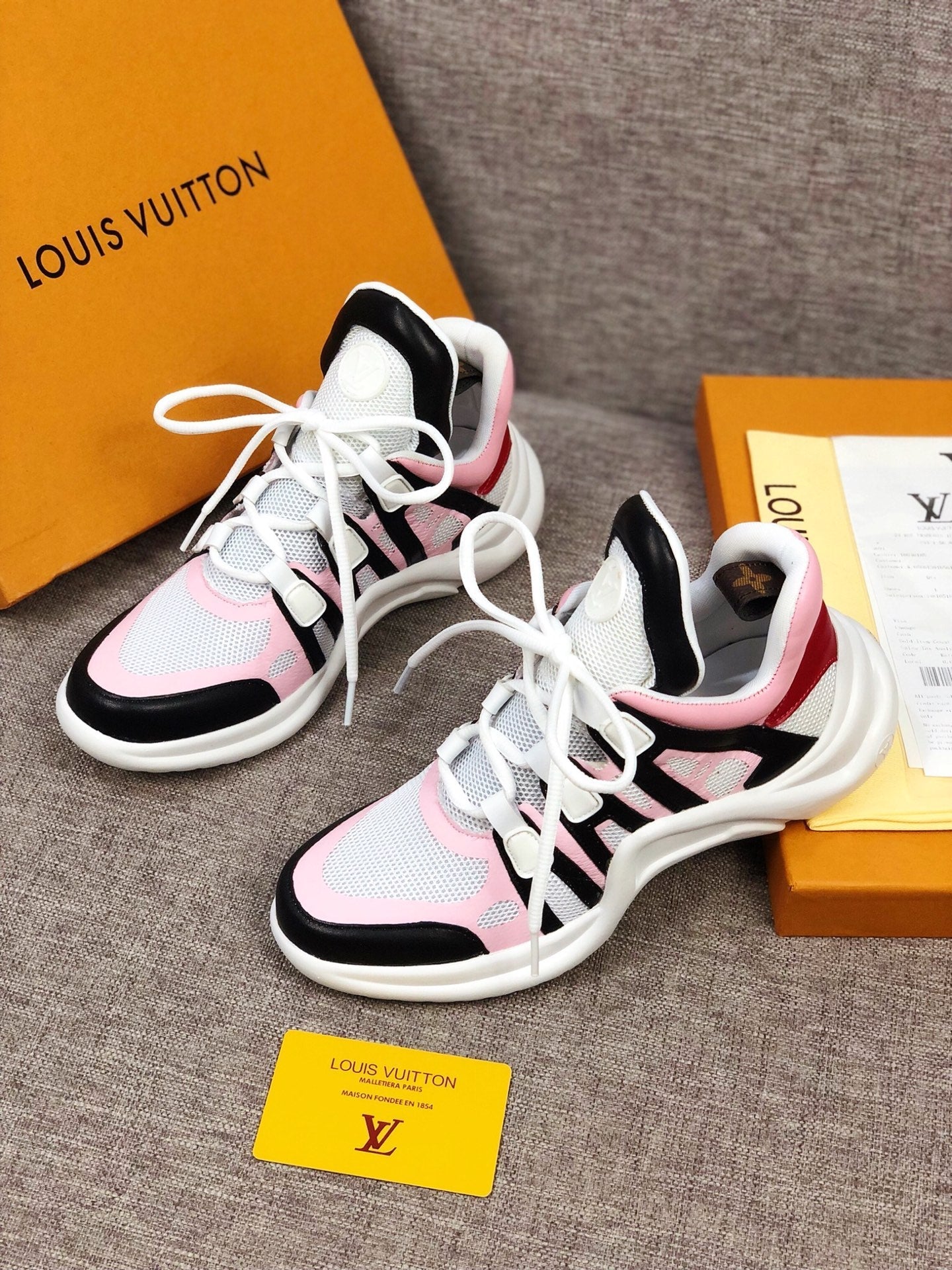 EI -LUV Archlight Pink Black Sneaker