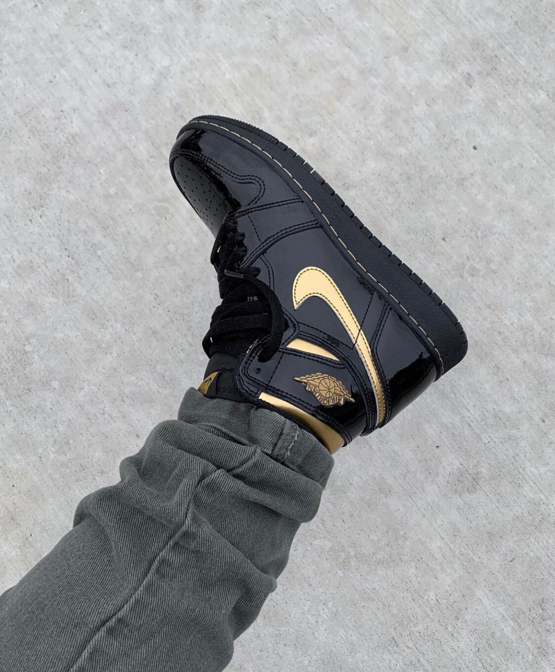 EI -AJ1 High Black Gold