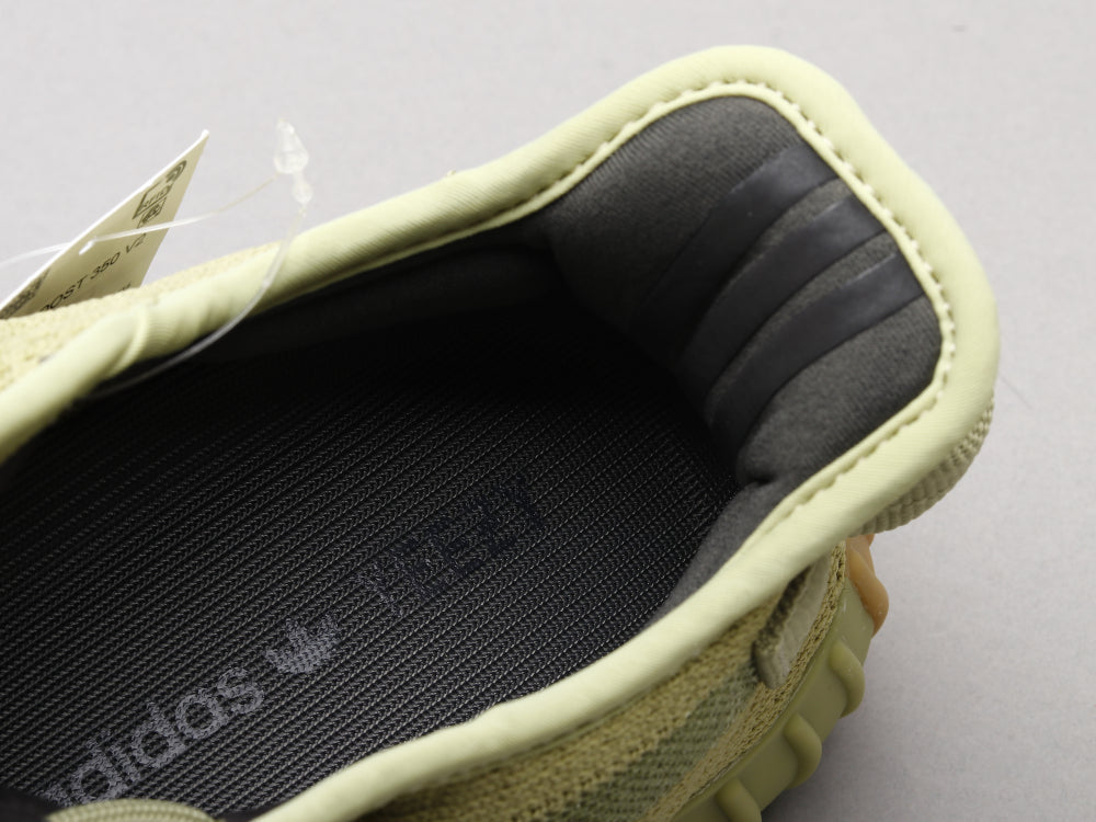 EI -Yzy 350 Sulfur Matcha Green Sneaker