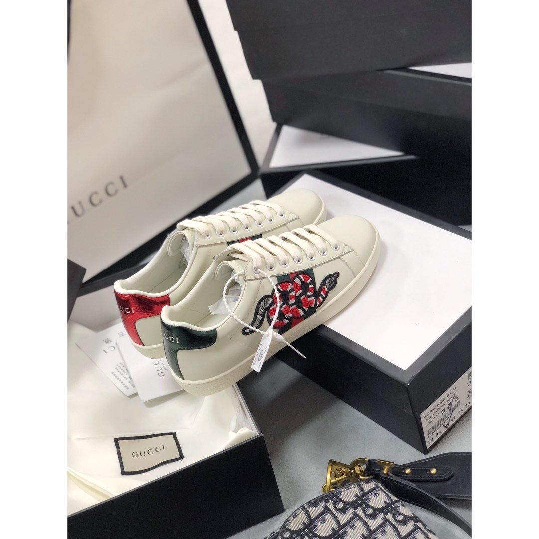 EI - GCI Embroidered  Ace Sneaker 080