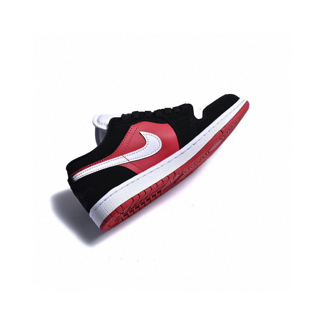 EI -AJ1 Low Bull Chicago Ladies