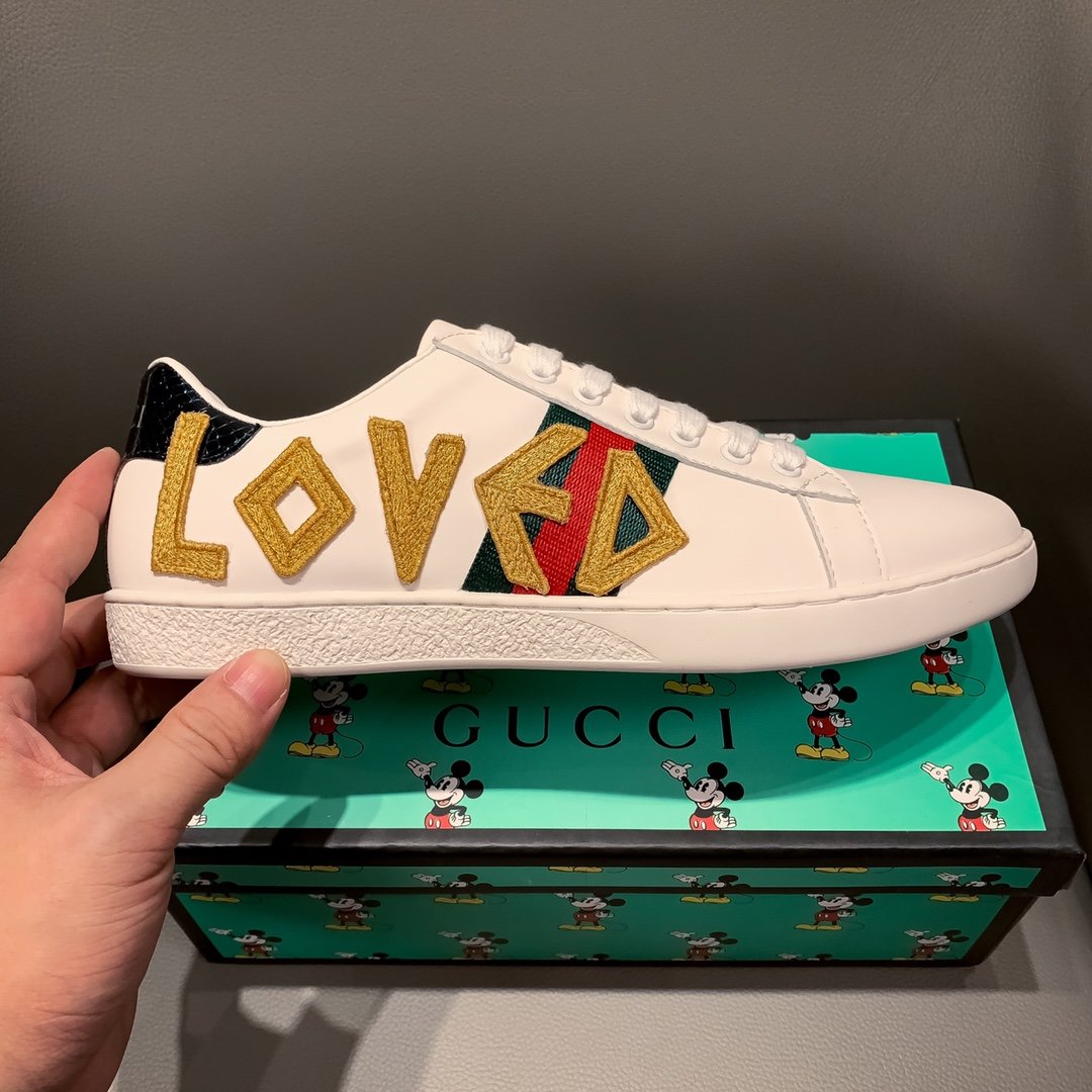 EI - GCI  Ace Embroidered Love  SNEAKER 122