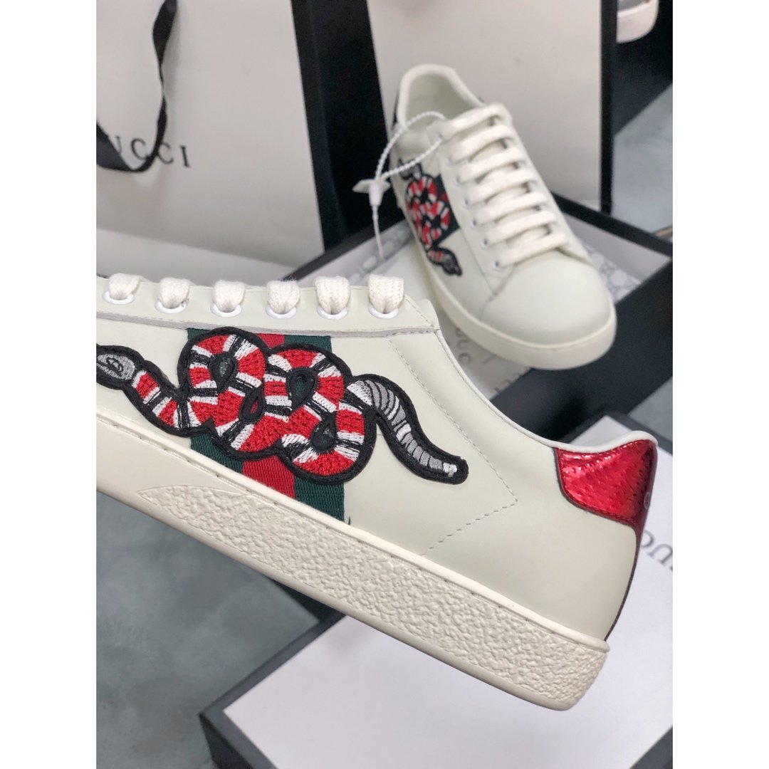 EI - GCI Embroidered  Ace Sneaker 080