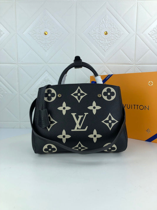 EI - Top Handbags LUV 035