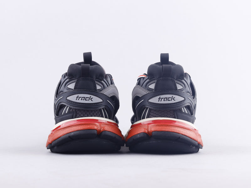 EI -Bla Track Three Generations Sneaker