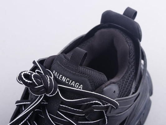 EI -Bla Track Three Generations Sneaker