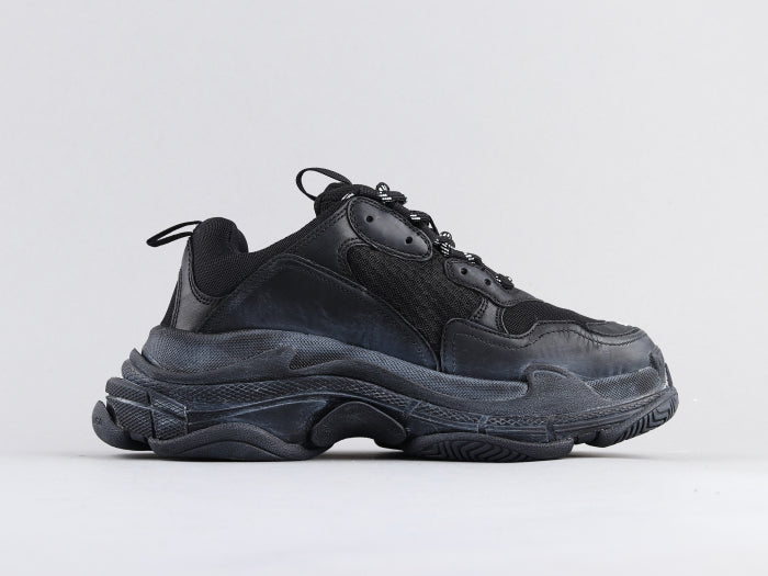 EI -Bla Triple S Pure Black Sneaker