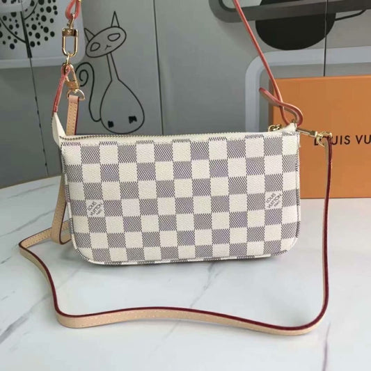 EI - Top Handbags LUV 140