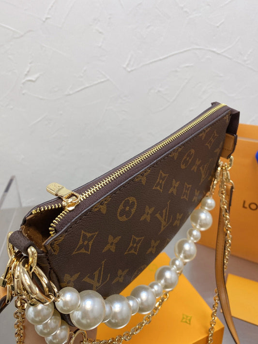 EI - Top Handbags LUV 080