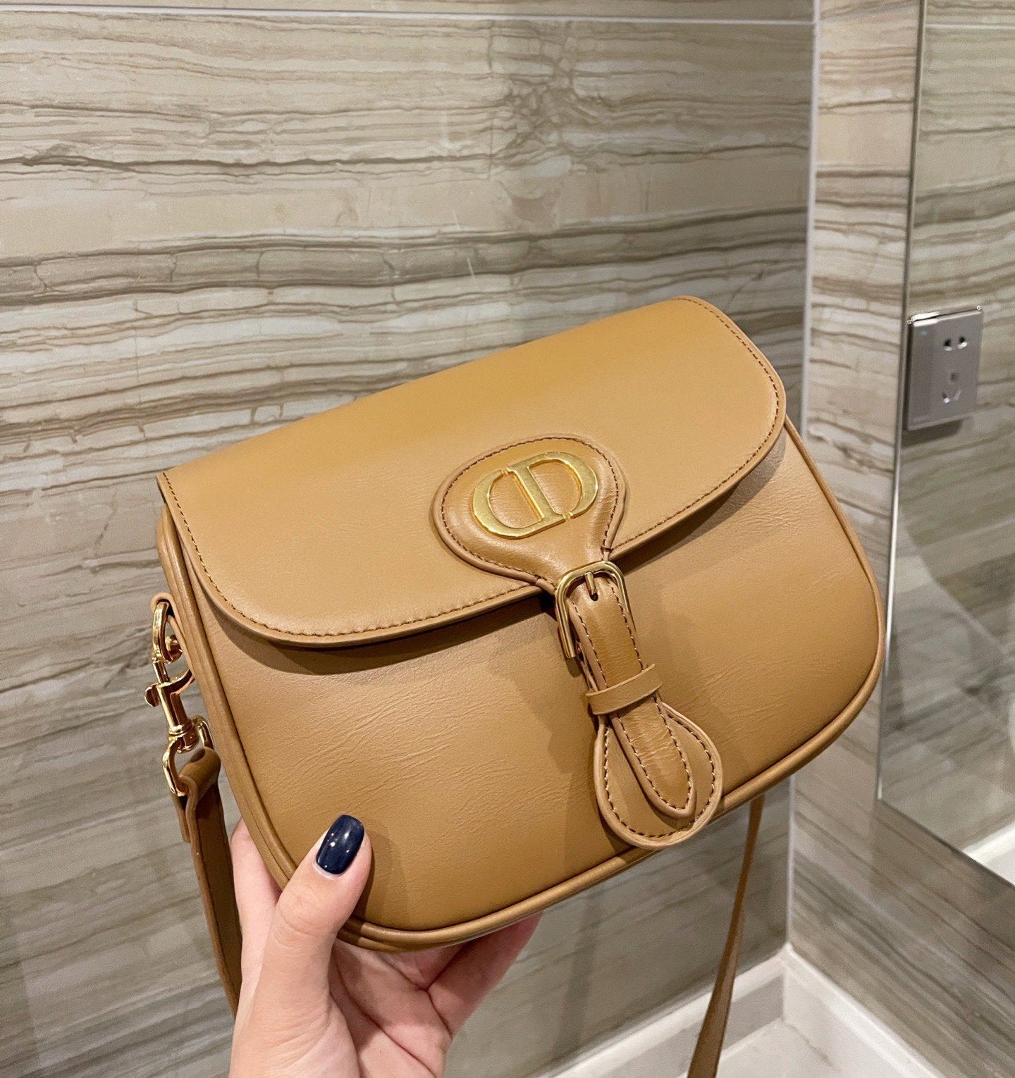 EI - Top Handbags DIR 038