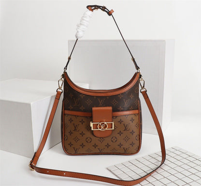 EI - Top Handbags LUV 183