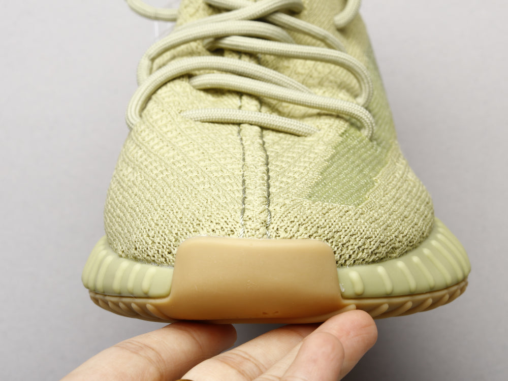 EI -Yzy 350 Sulfur Matcha Green Sneaker