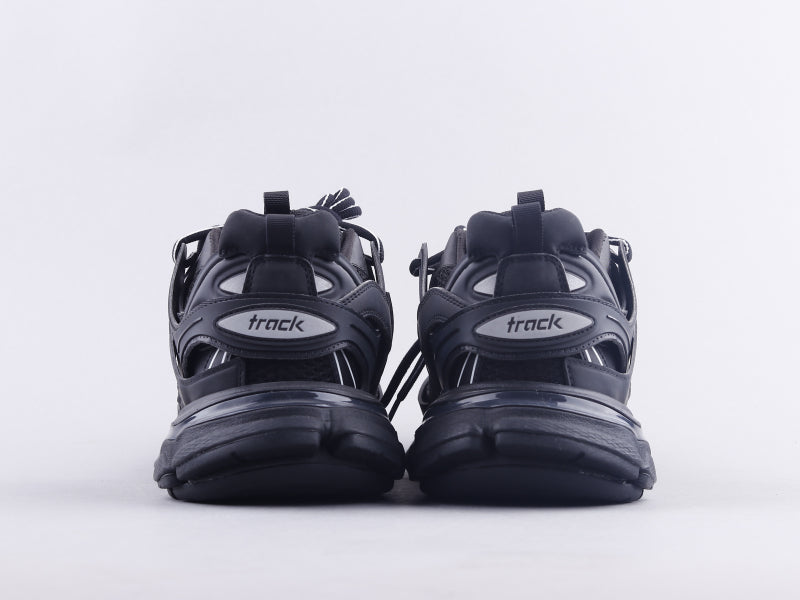 EI -Bla Track Three Generations Sneaker