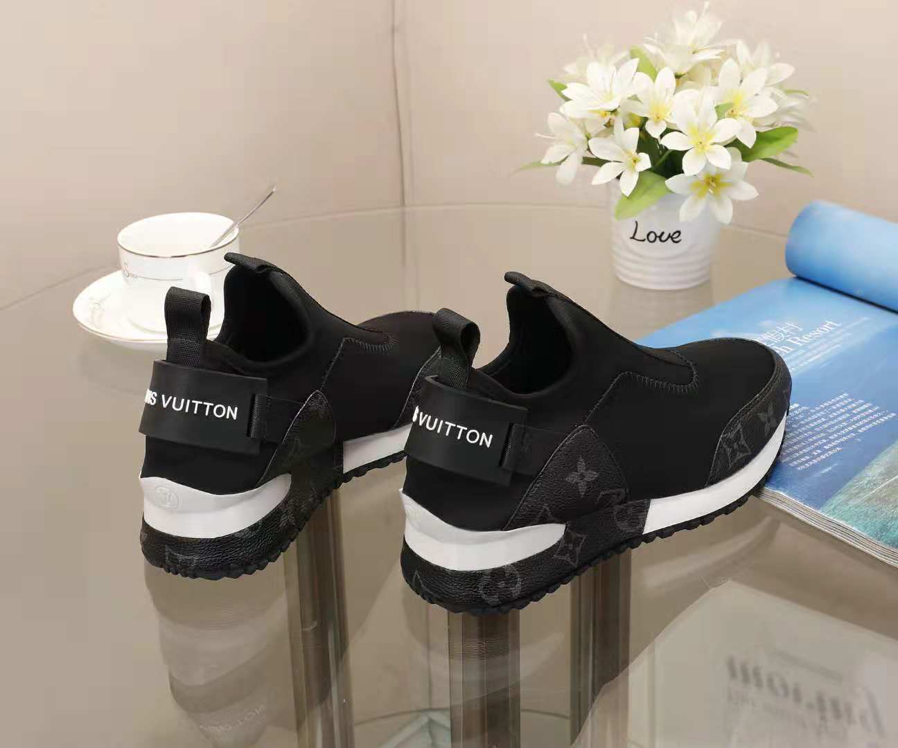 EI -New Arrival Luv Sneaker 076