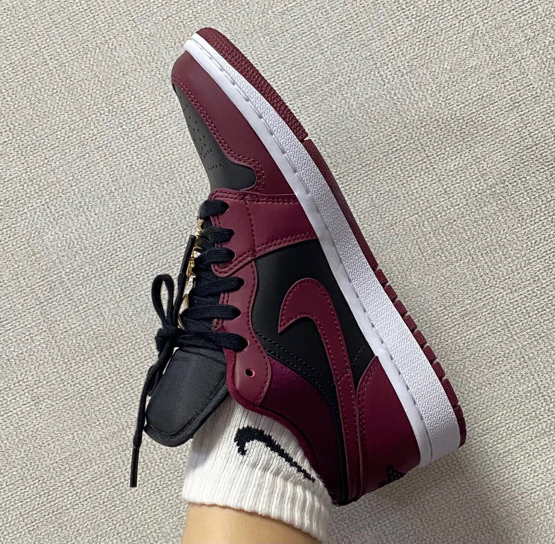 EI -AJ1 low wine red metal wings