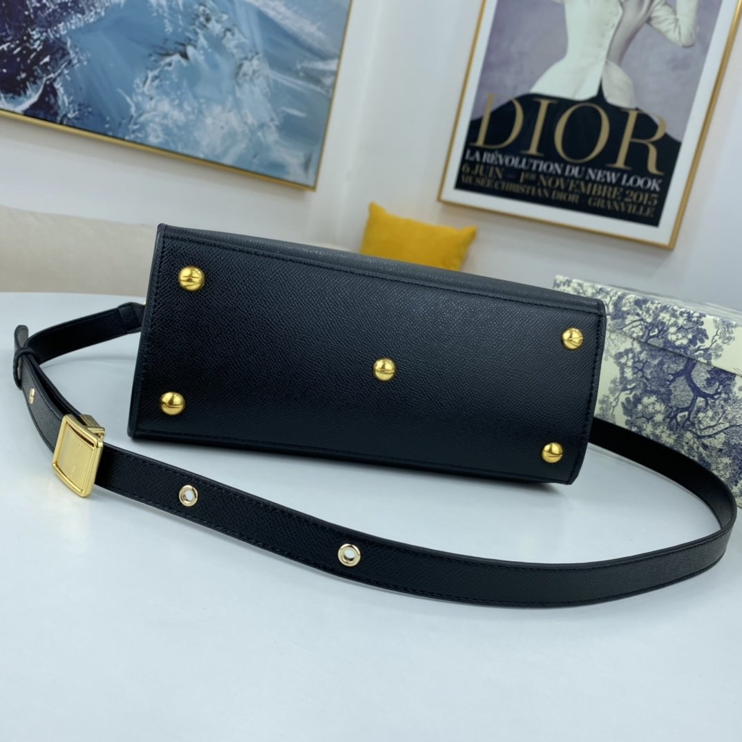 EI - Top Handbags DIR 079