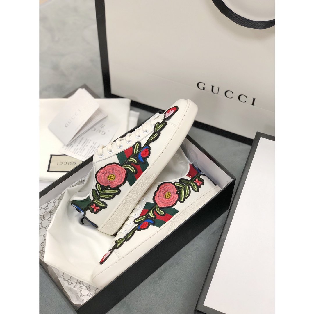 EI - GCI Ace Embroidered 'Floral Sneaker 081
