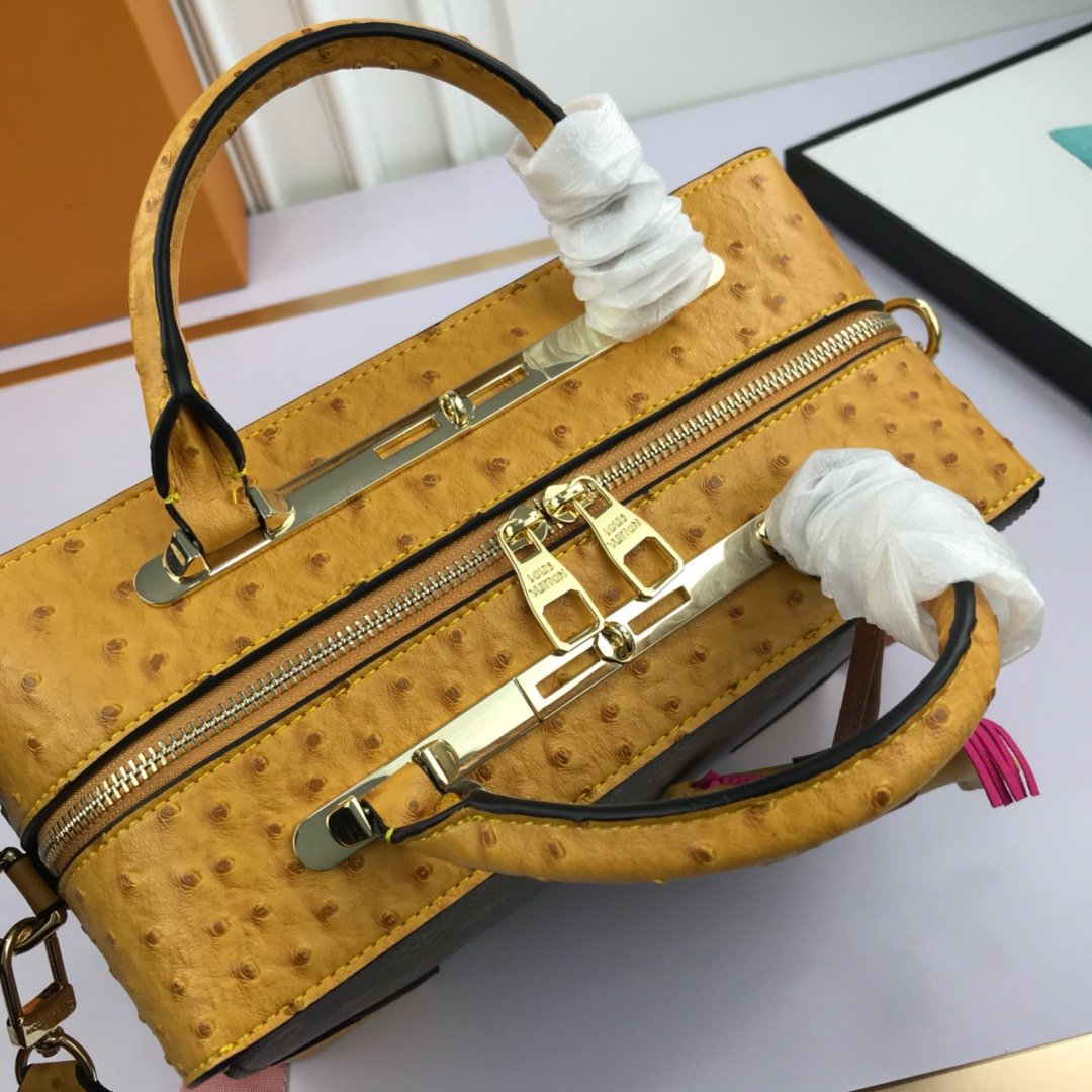 EI - Top Handbags LUV 199