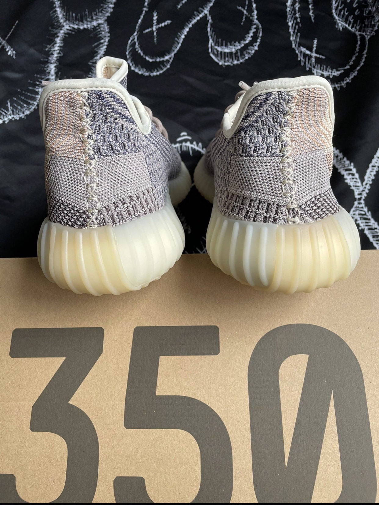 EI -Yzy 350 V2 Grey Pearl Sneaker