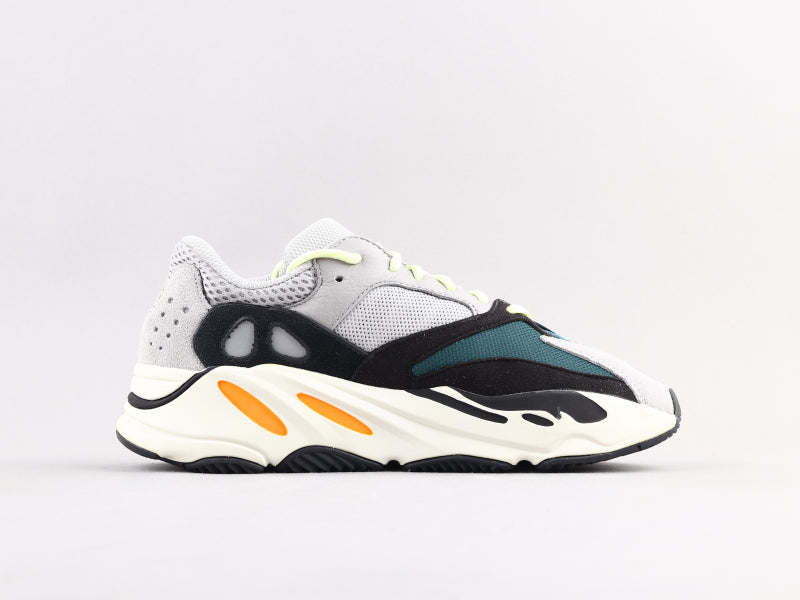 EI -Yzy 700 Wave Sneaker