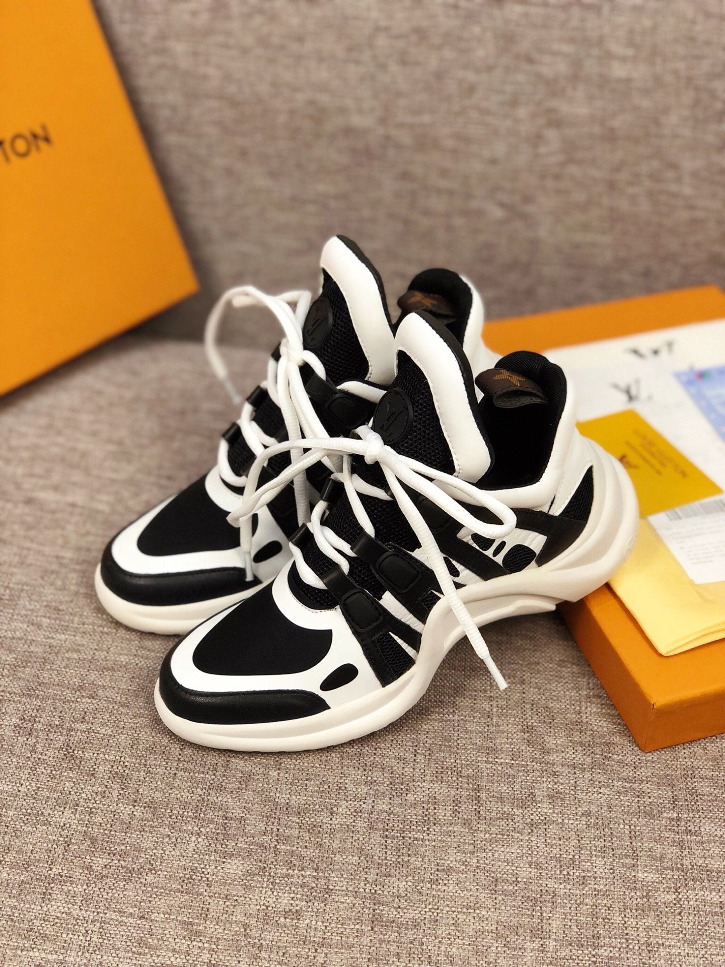 EI -LUV Archlight Black White Sneaker