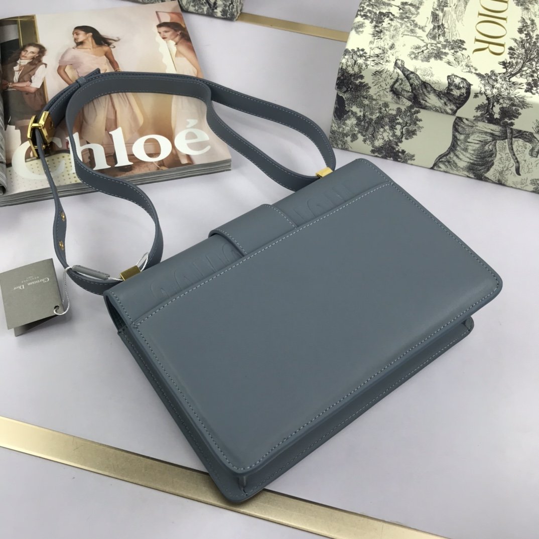 EI - Top Handbags DIR 090