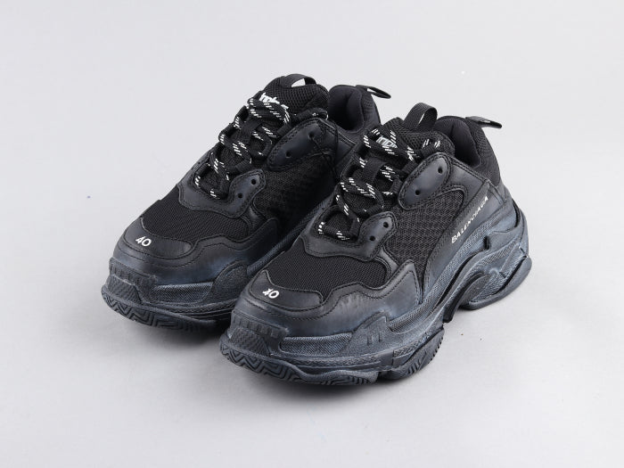 EI -Bla Triple S Pure Black Sneaker