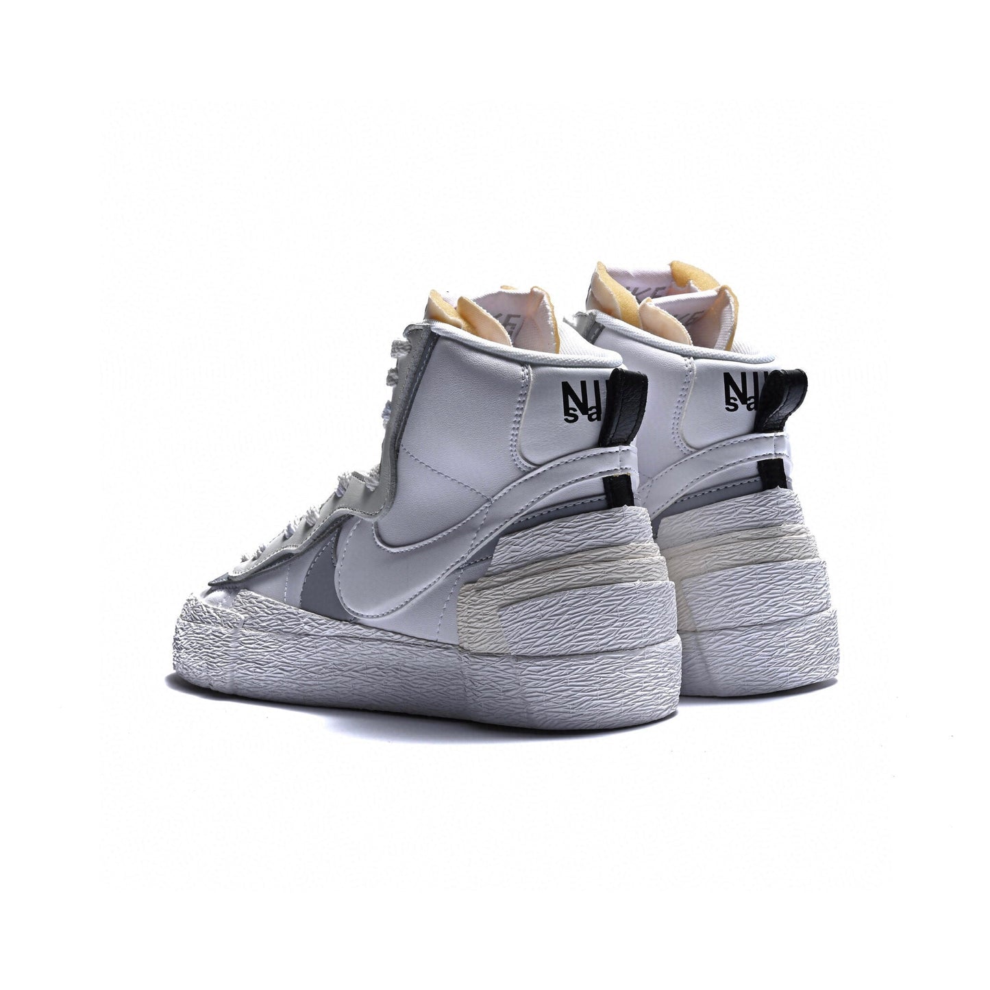 EI -Sacai x Blazer Mid Off-White