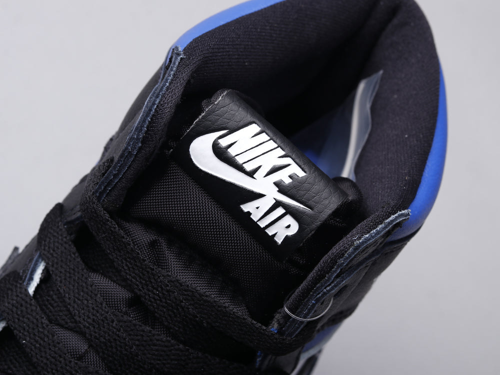 EI -AJ1 black and blue toe