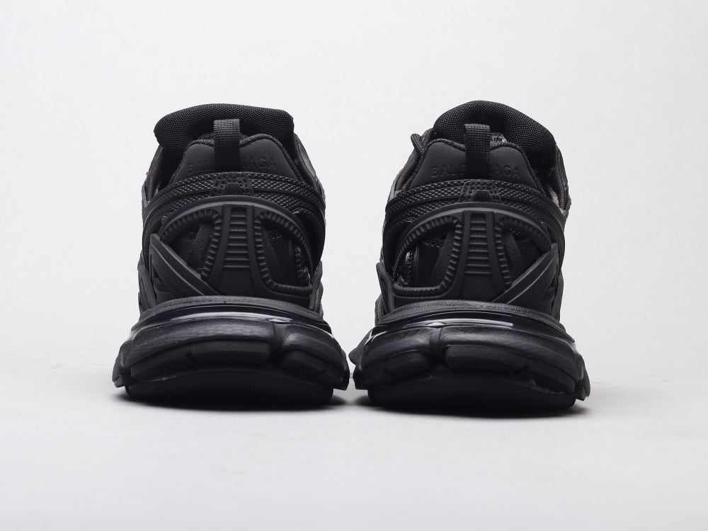 EI -Bla Track Hollow Black Sneaker