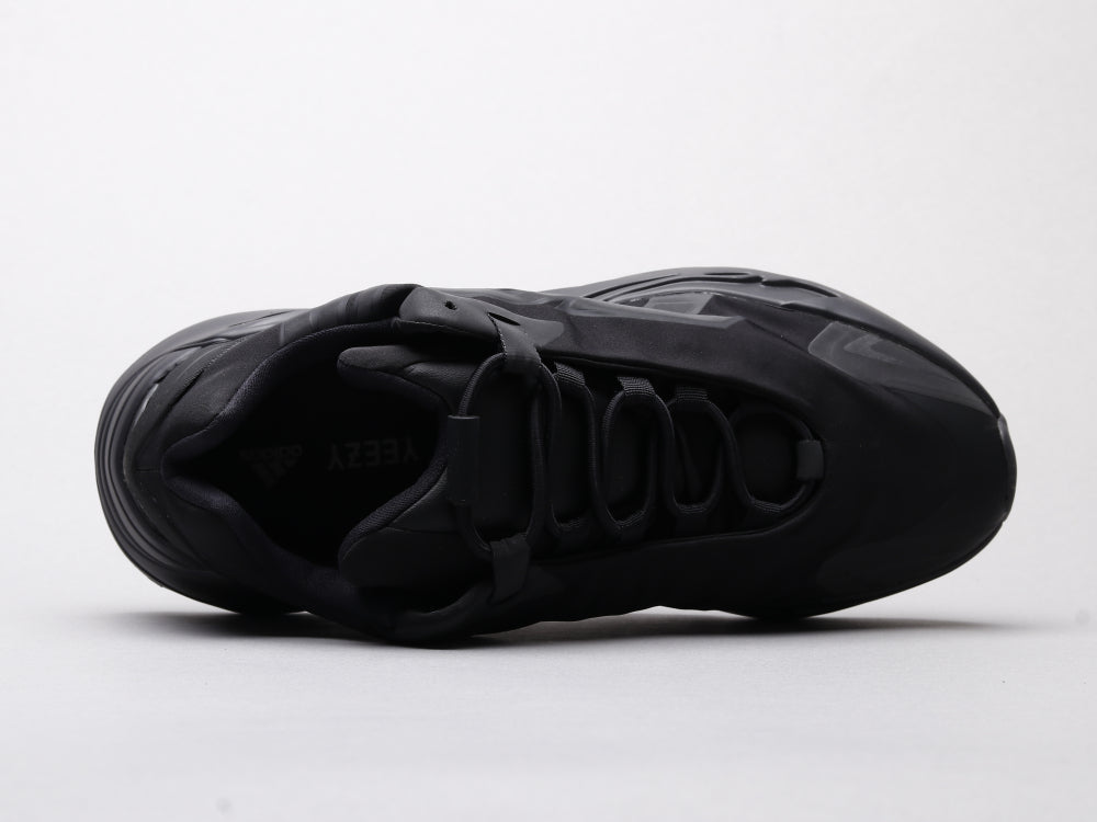 EI -Yzy 700 Dark Glow Sneaker