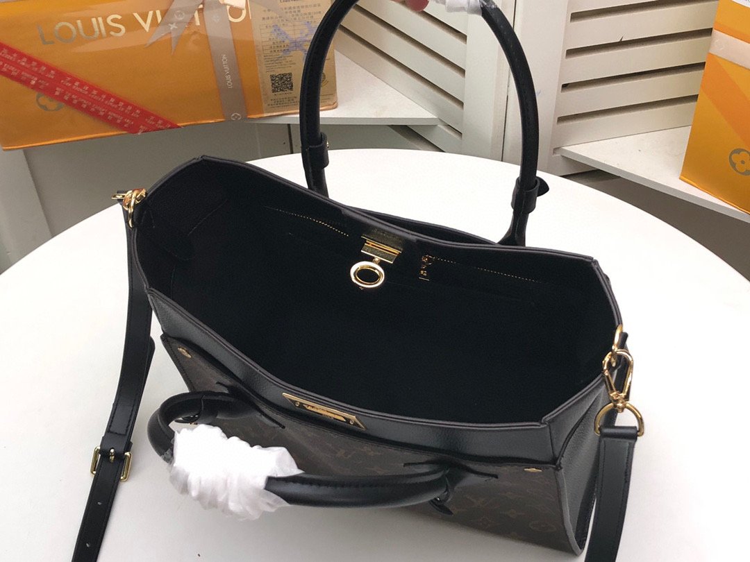 EI - Top Handbags LUV 043