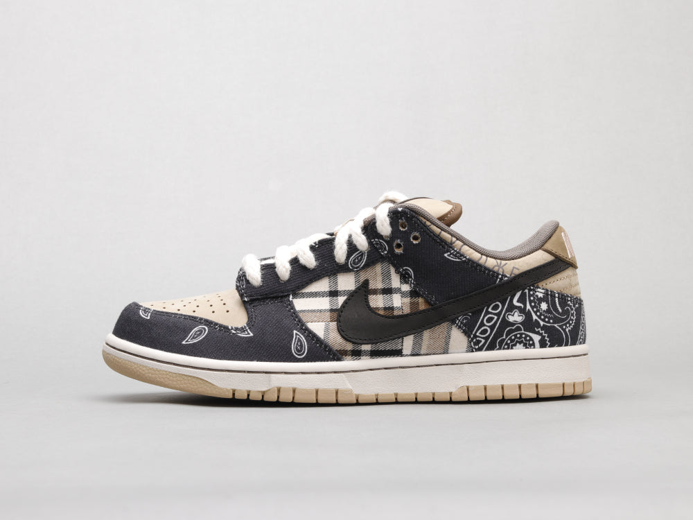 EI -Travis Scott x SB Dunk Low Cashew Blossom