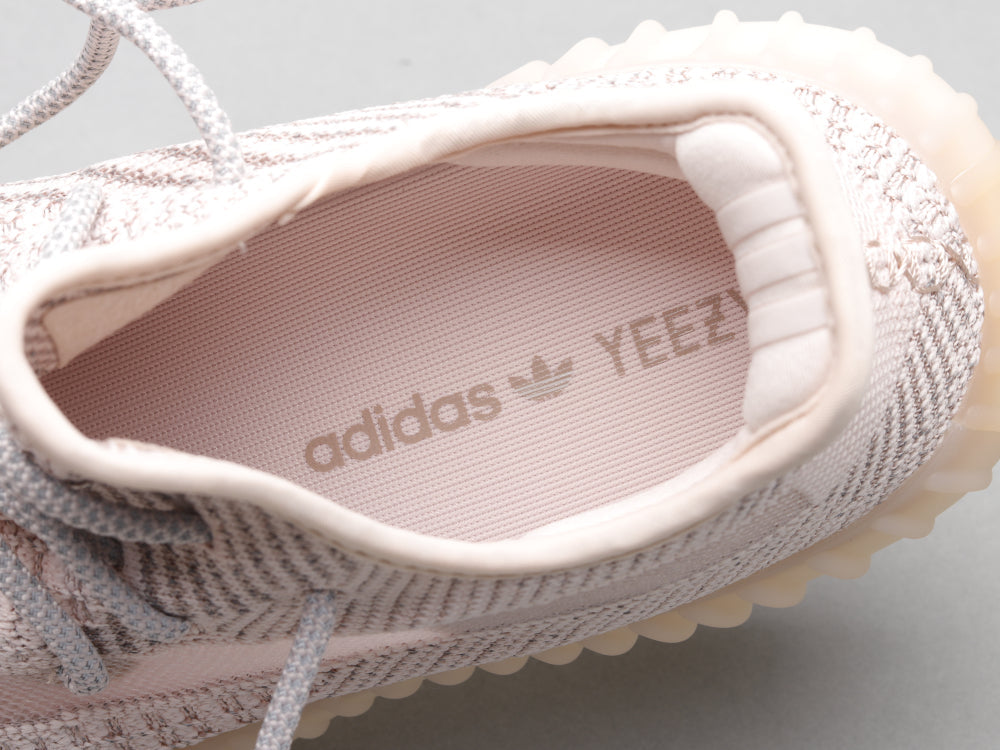 EI -Yzy 350 Light Pink Sneaker