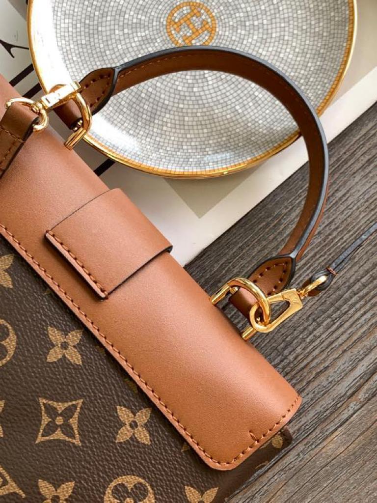 LV Locky BB Monogram Canvas Caramel Brown For Women, Women’s Handbags, Shoulder And Crossbody Bags 7.9in/20cm LV M44654