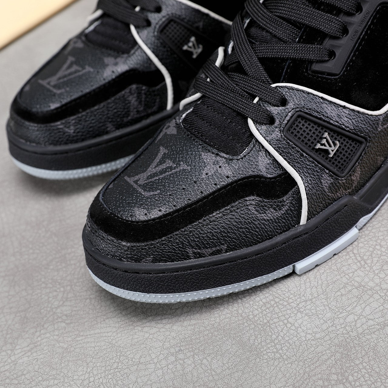 EI -LUV SurfaCE In CEnogram Black Sneaker