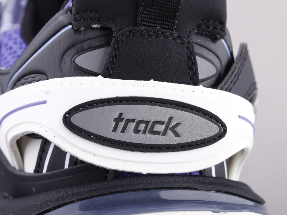 EI -Bla Track Three Generations Sneaker