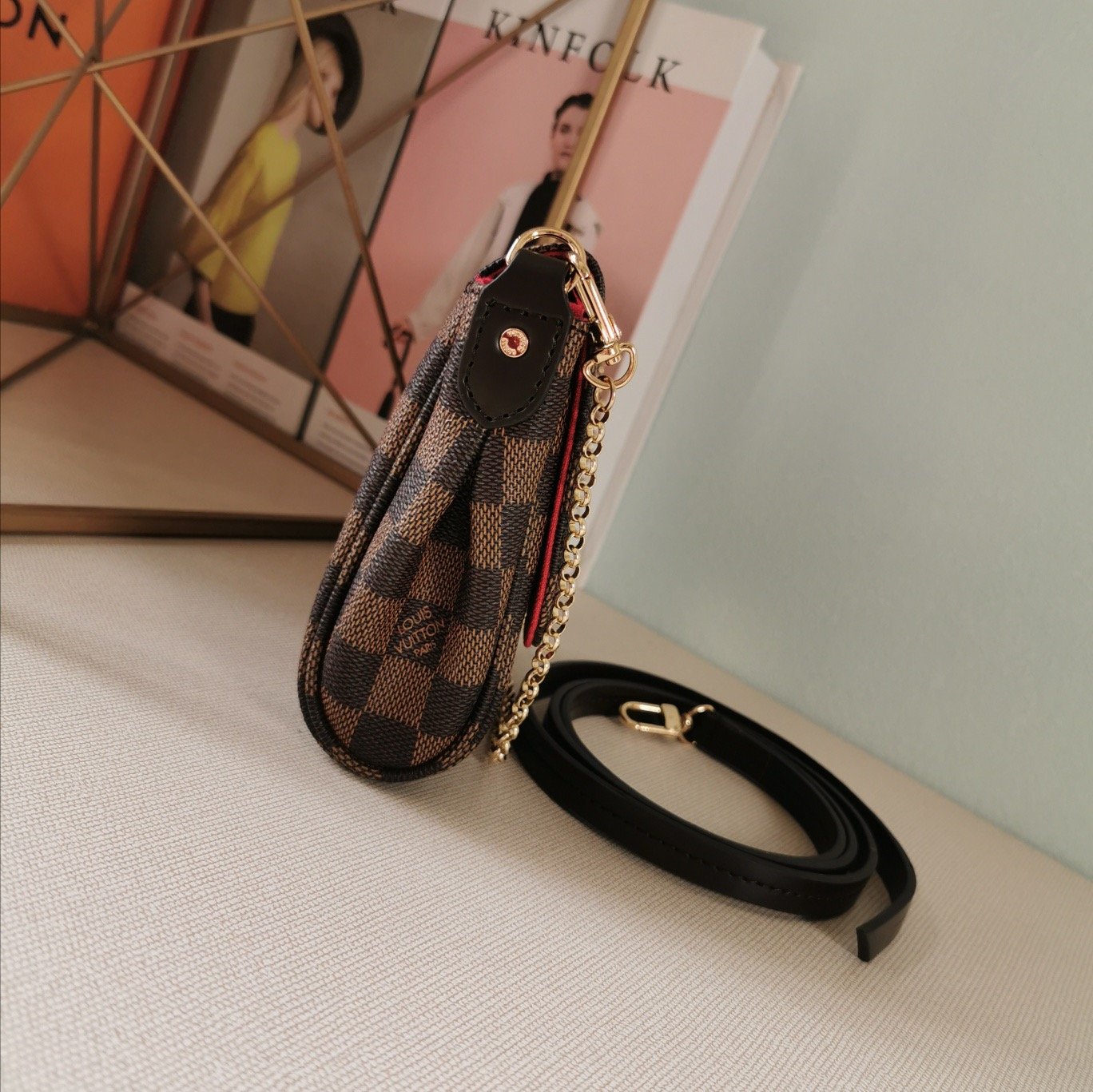 EI - Top Handbags LUV 283