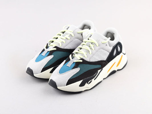 EI -Yzy 700 Wave Sneaker