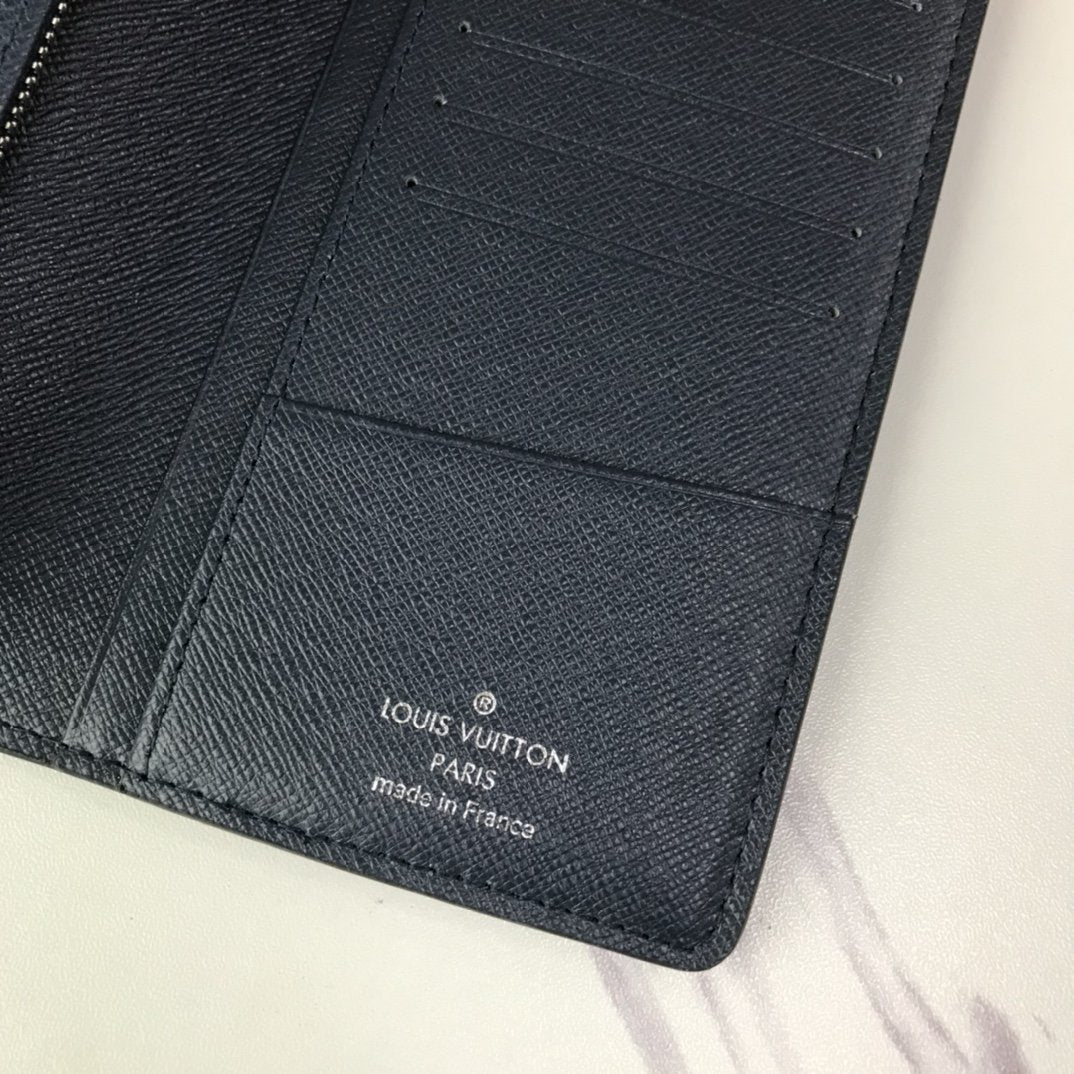EI -New Wallets LUV 075