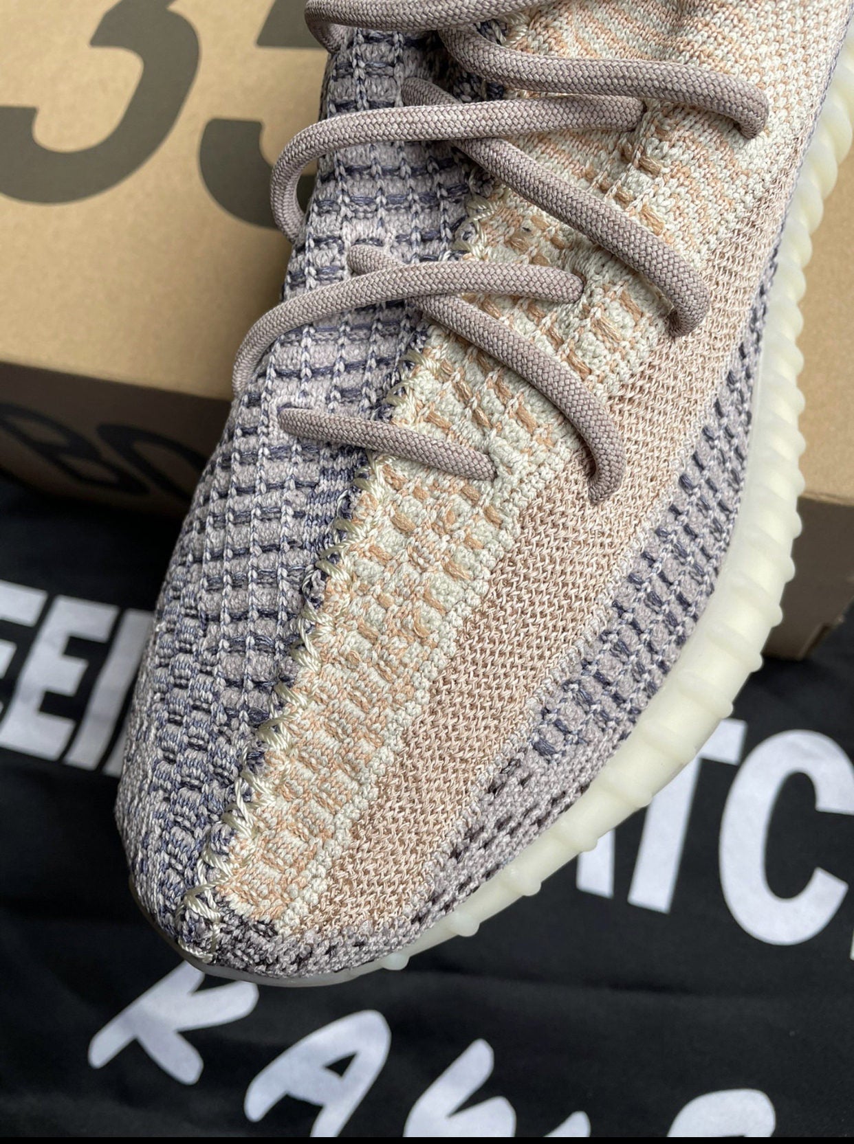 EI -Yzy 350 V2 Grey Pearl Sneaker