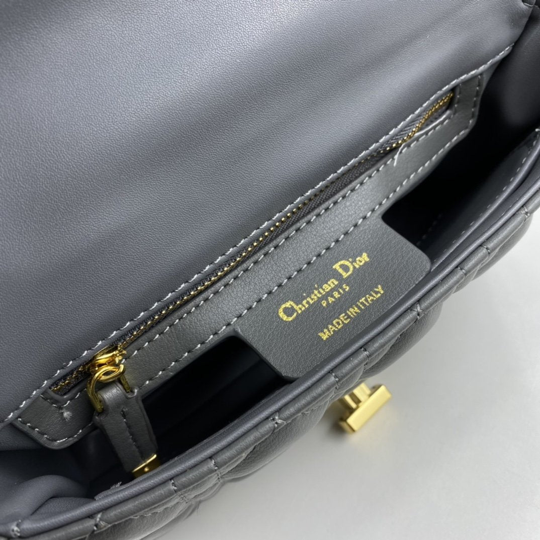 EI - Top Handbags DIR 071