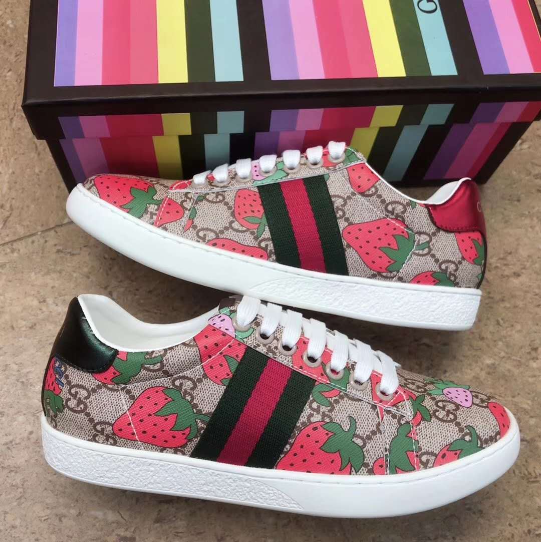 EI - GCI STRAWBERRY ACE Sneaker 027