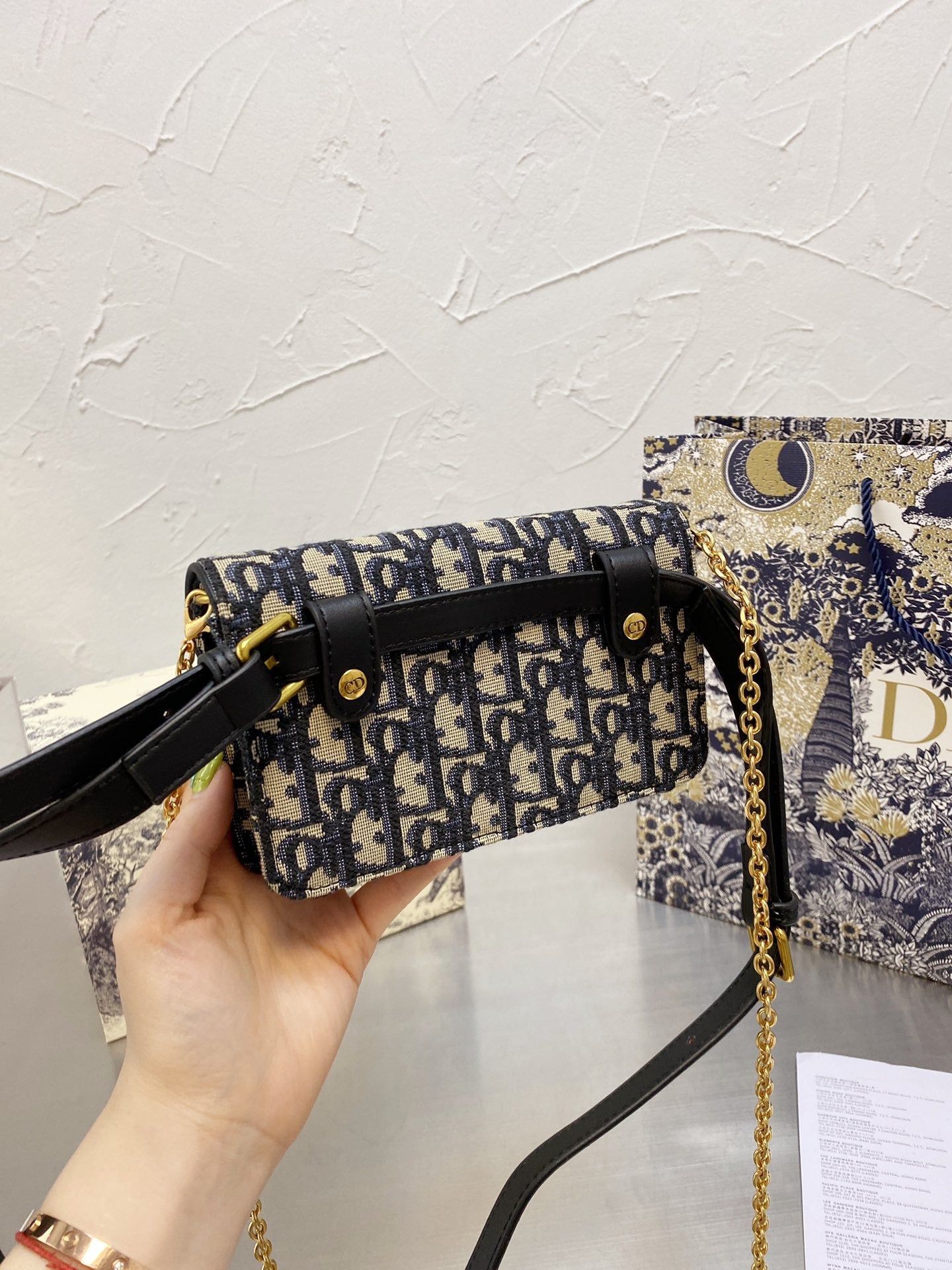 EI - Top Handbags DIR 048