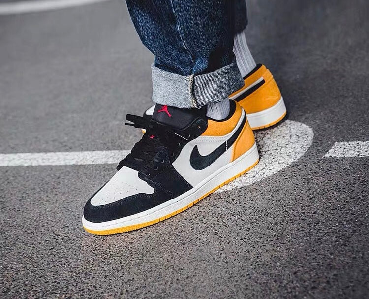 EI -AJ1 black and yellow toes