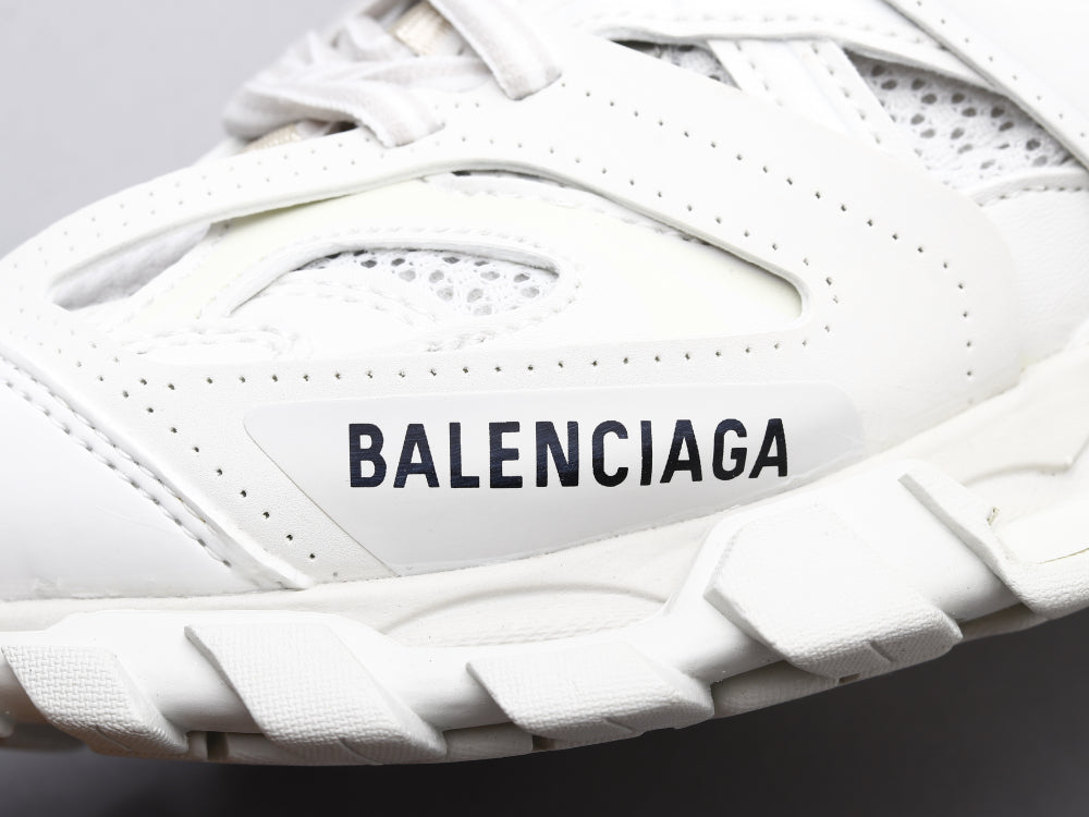 EI -Bla Track Three Generations White Sneaker