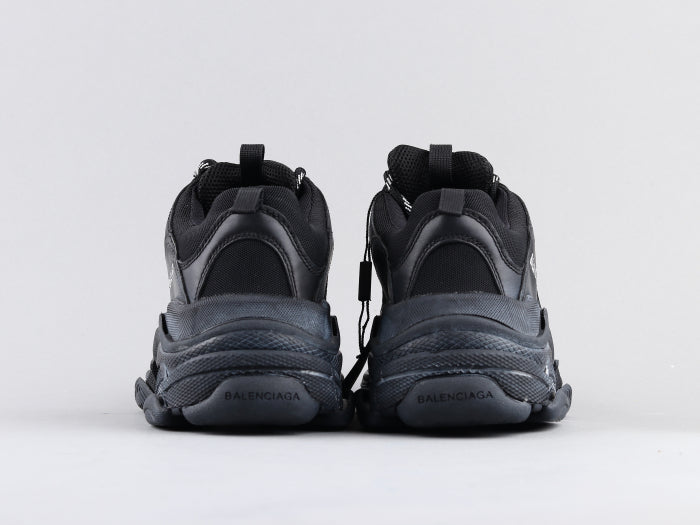 EI -Bla Triple S Pure Black Sneaker