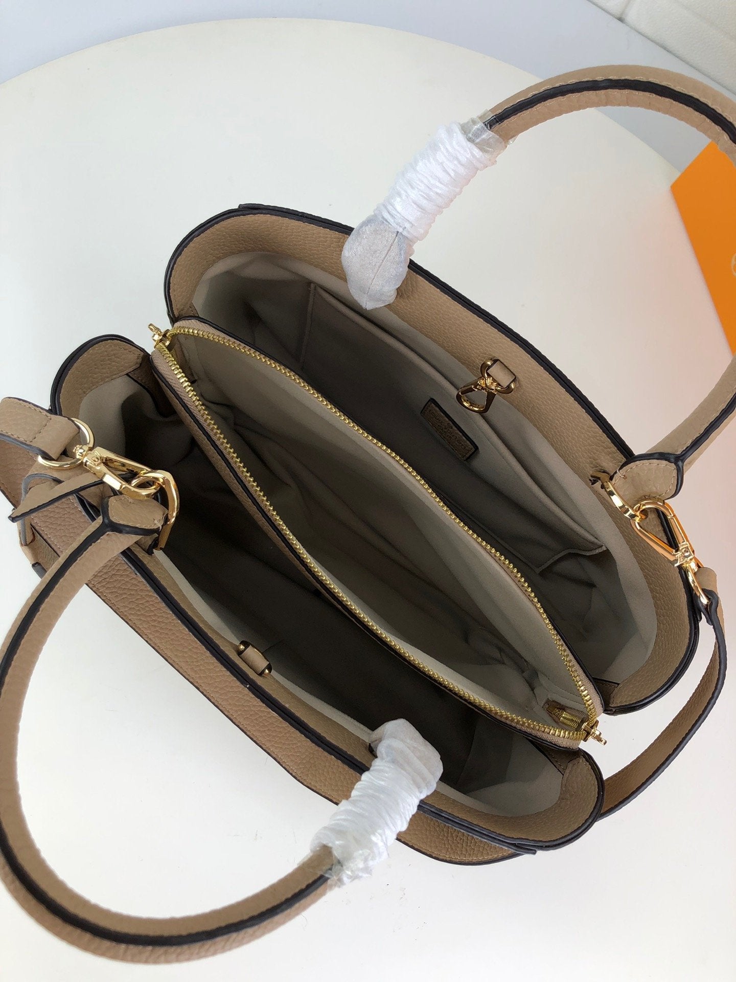 EI - Top Handbags LUV 035