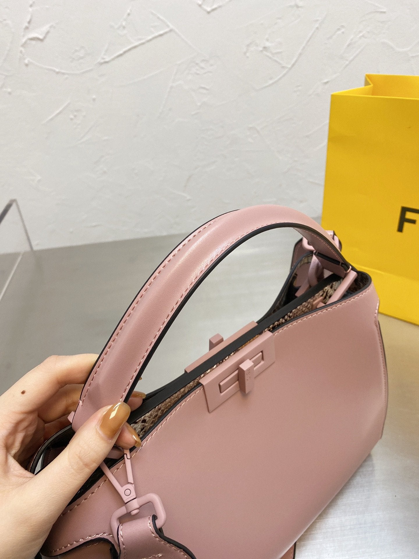 EI - Top Handbags FEI 102